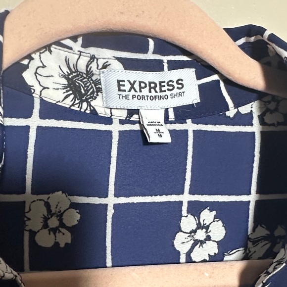 Express‎ Portofino Blue White Floral Button Down Top | Medium - Picture 3 of 5
